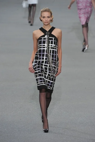 Look 3